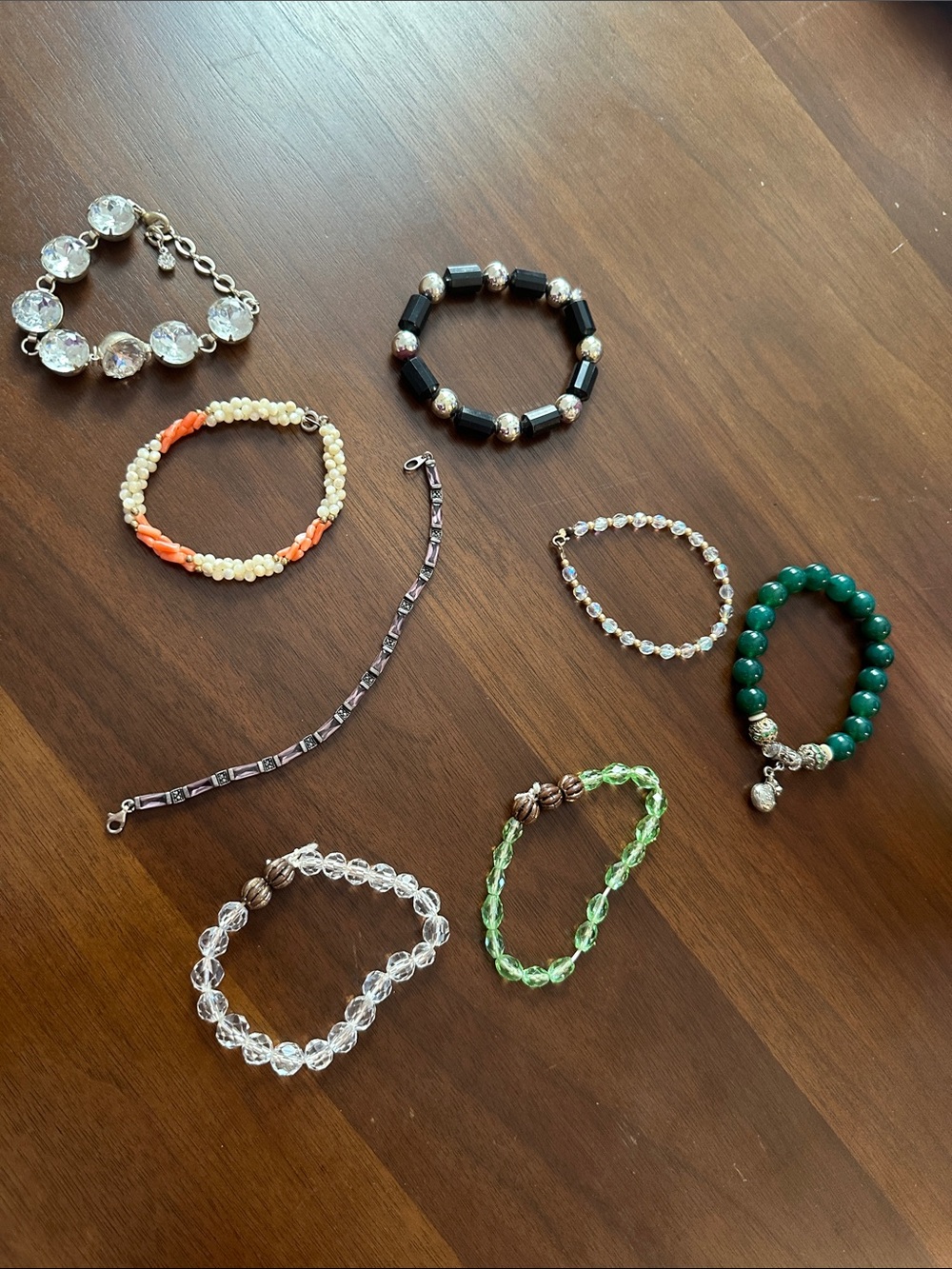 VTG Assorted Women's Beaded Bracelet Set - Green, Black, Clear, Pearl, Coral